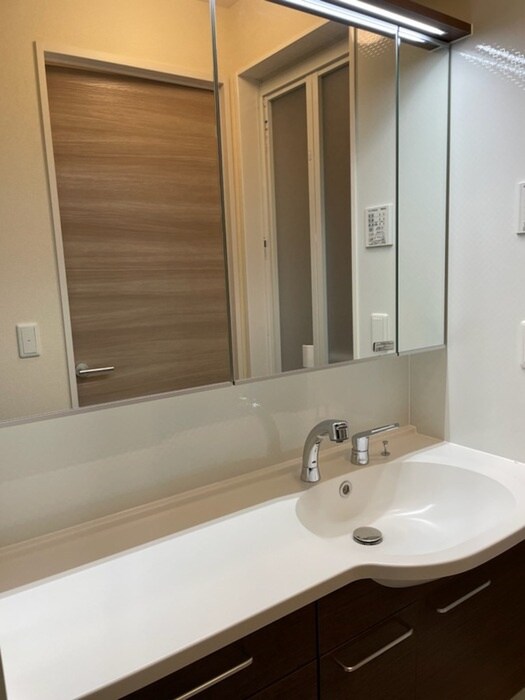 物件内観写真4　(洗面)