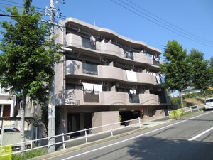 ファミーユすなごＢ棟外観写真