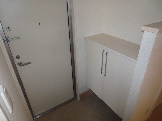 物件内観写真15　(玄関)