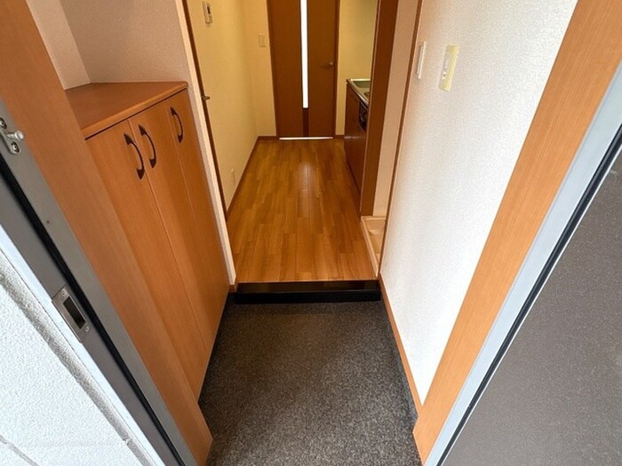 物件内観写真14　(玄関)