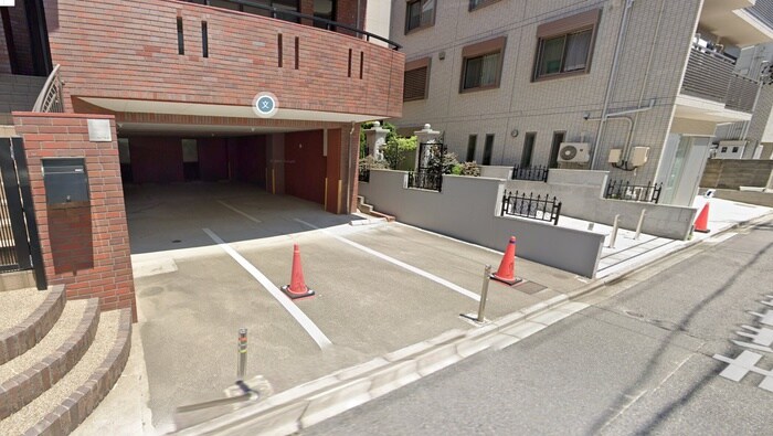 物件外観写真6　(駐車場)