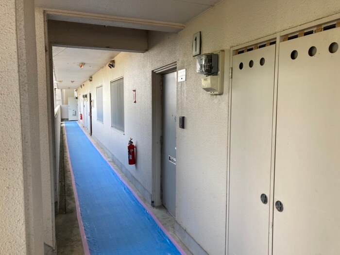 物件外観写真5　(エントランス部分)