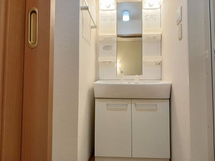 物件内観写真9　(洗面)