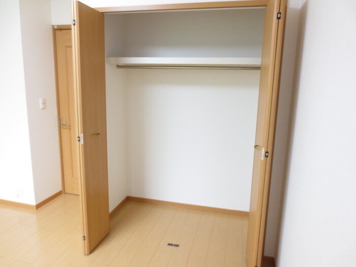 物件内観写真11　(収納)