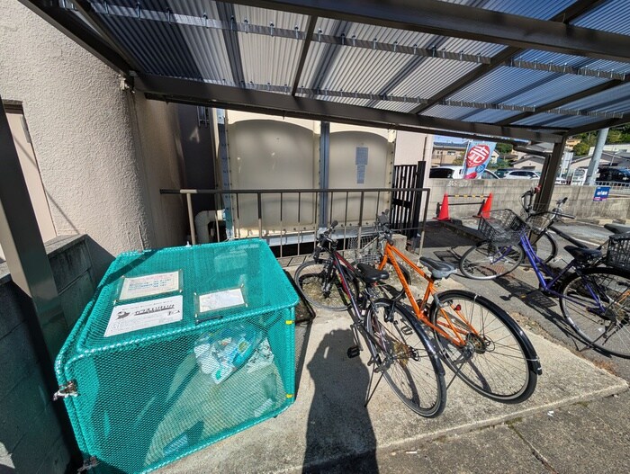 物件外観写真5　(駐輪場)