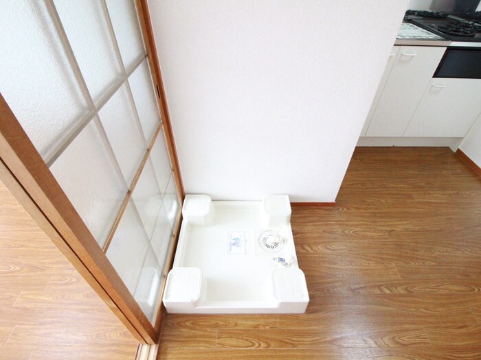 物件内観写真11　(洗濯機置場)