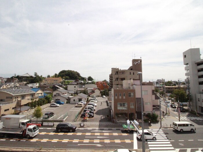 物件内観写真16　(室内からの展望)