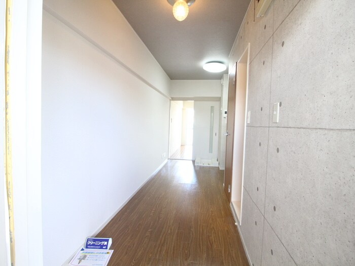 物件内観写真16　(玄関)