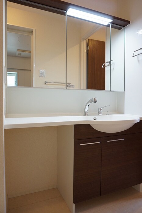 物件内観写真5　(洗面)