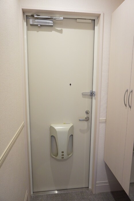 物件内観写真10　(玄関)