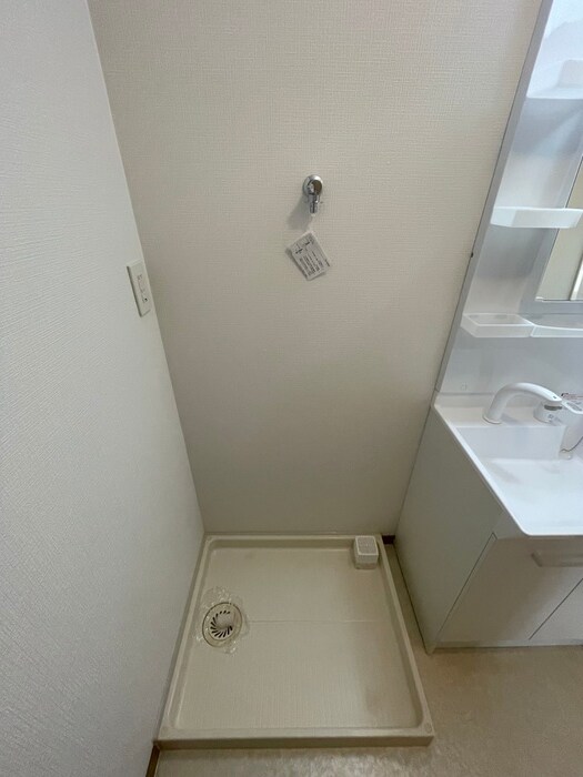 物件内観写真10　(洗濯機置場)