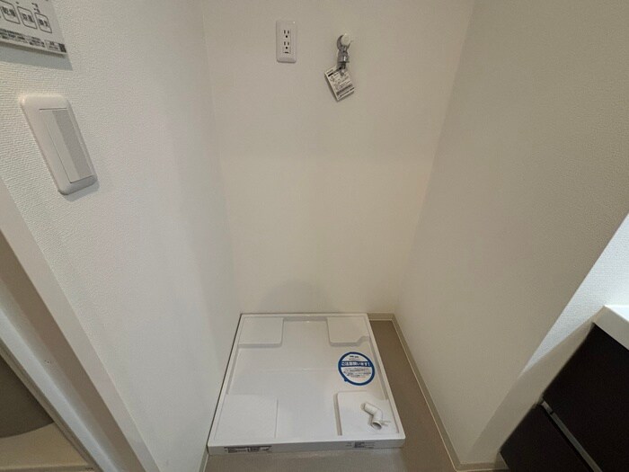 物件内観写真16　(洗濯機置場)
