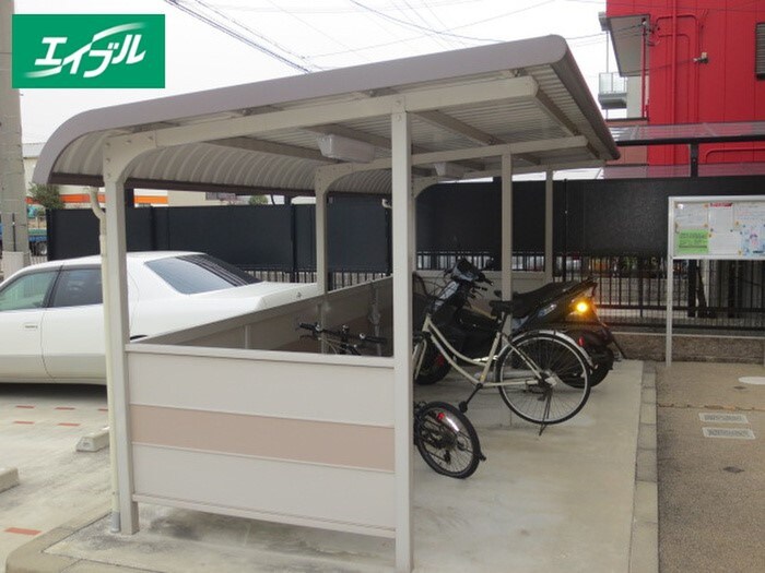 物件外観写真3　(駐輪場)