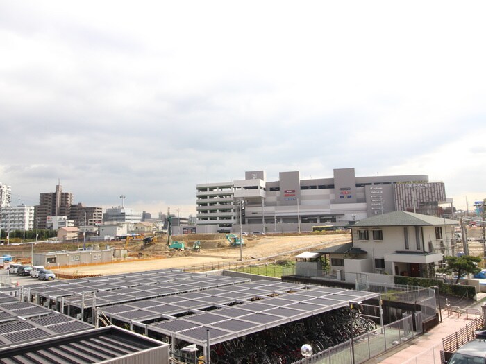 物件内観写真20　(室内からの展望)