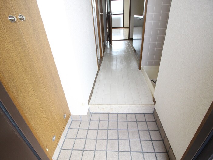 物件内観写真22　(玄関)