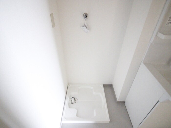 物件内観写真15　(洗濯機置場)