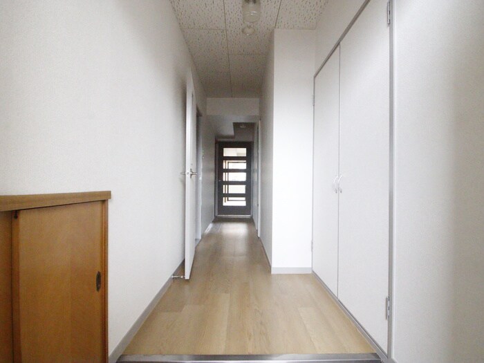 物件内観写真17　(廊下)