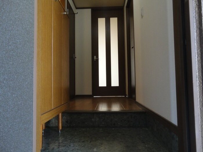 物件内観写真19　(玄関)