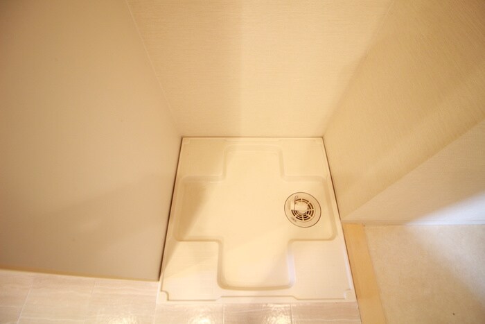 物件内観写真16　(洗濯機置場)