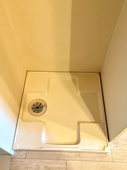 物件内観写真16　(洗濯機置場)