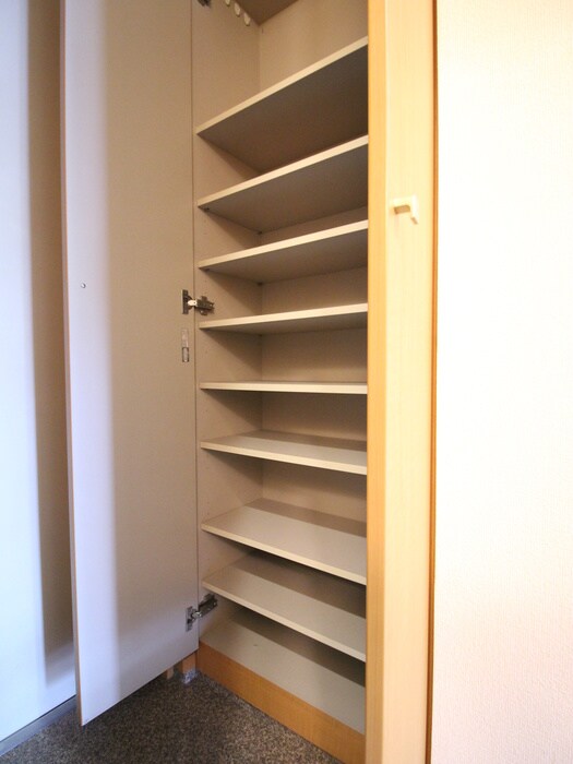 物件内観写真15　(靴箱)