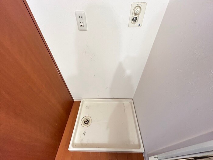 物件内観写真14　(洗濯機置場)