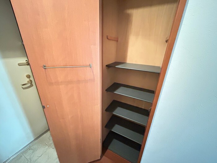 物件内観写真16　(靴箱)