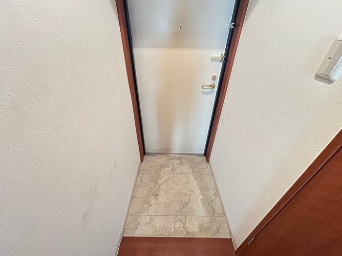 物件内観写真17　(玄関)