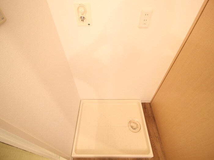 物件内観写真18　(洗濯機置場)