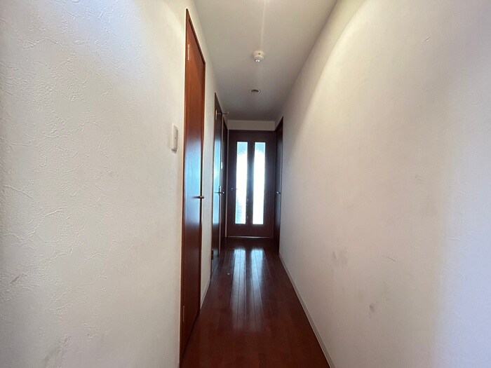 物件内観写真18　(廊下)