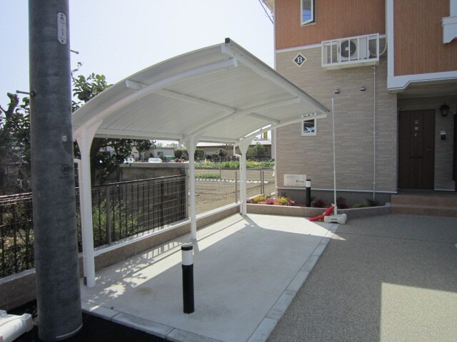 物件外観写真3　(駐輪場)