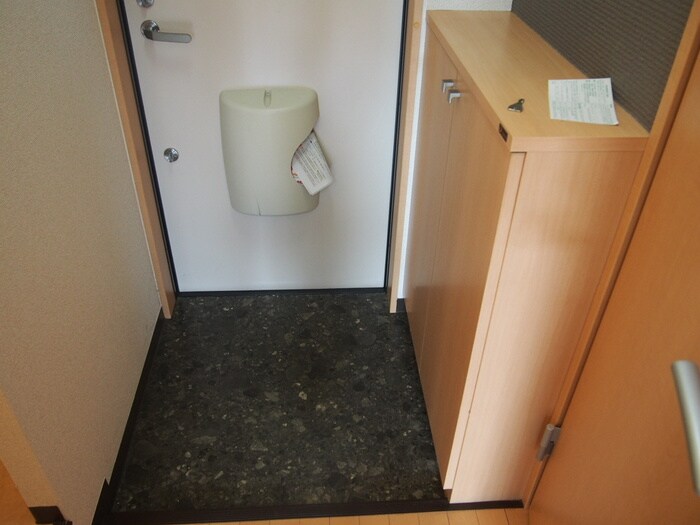 物件内観写真14　(玄関)