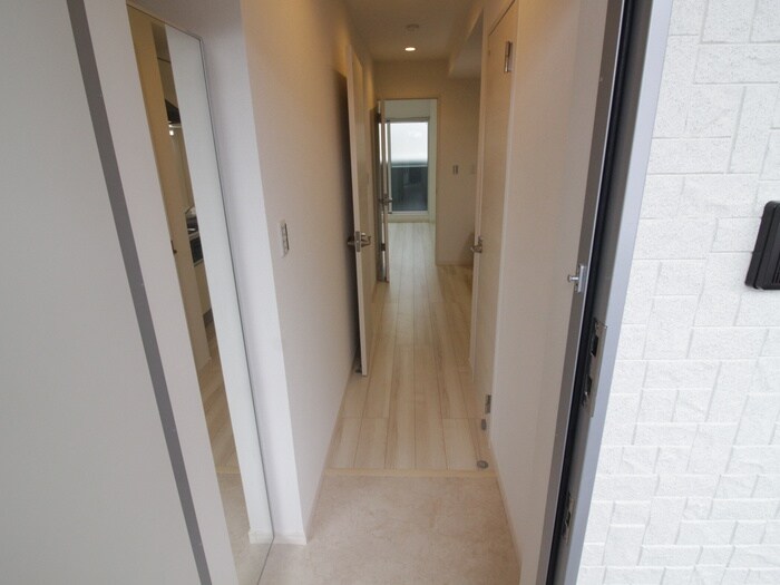 物件内観写真7　(玄関)