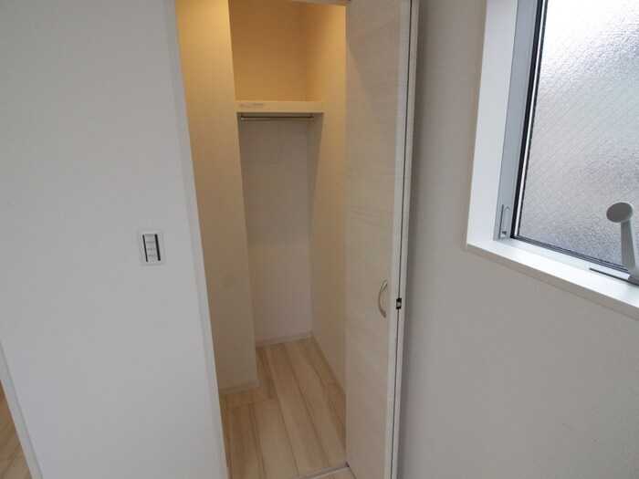 物件内観写真16　(収納)