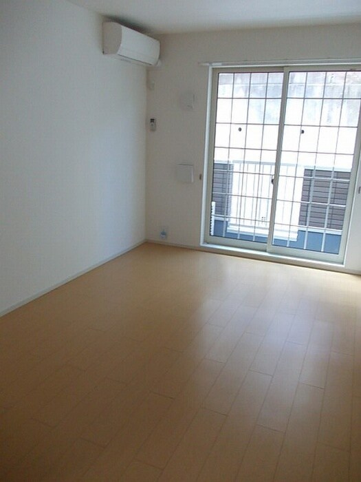 物件内観写真4　(居室)