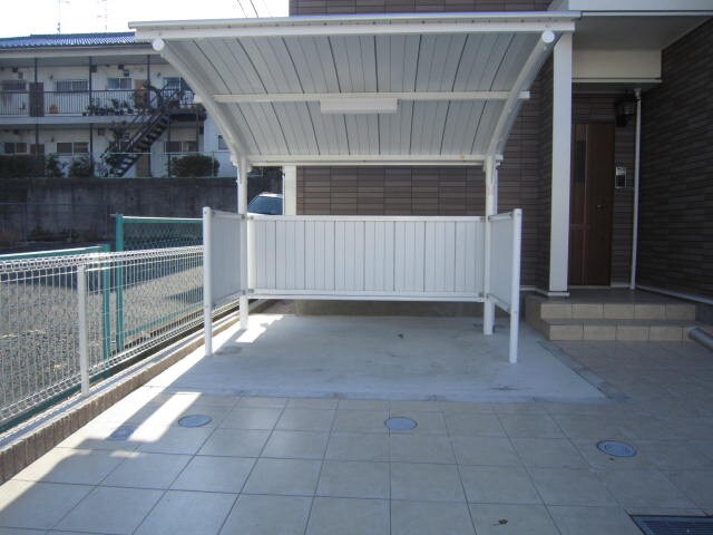 物件外観写真3　(駐輪場)