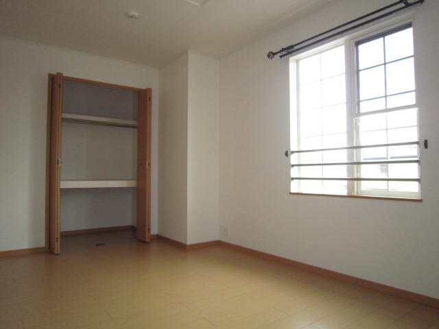 物件内観写真6　(収納)