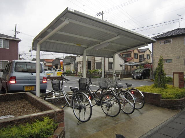 物件外観写真3　(駐輪場)