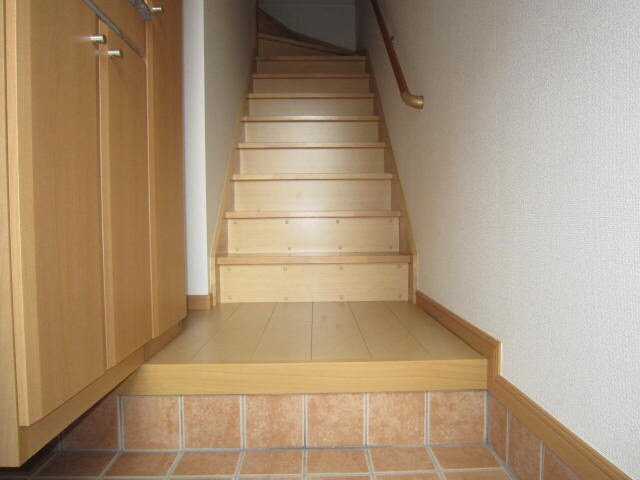 物件内観写真7　(玄関)