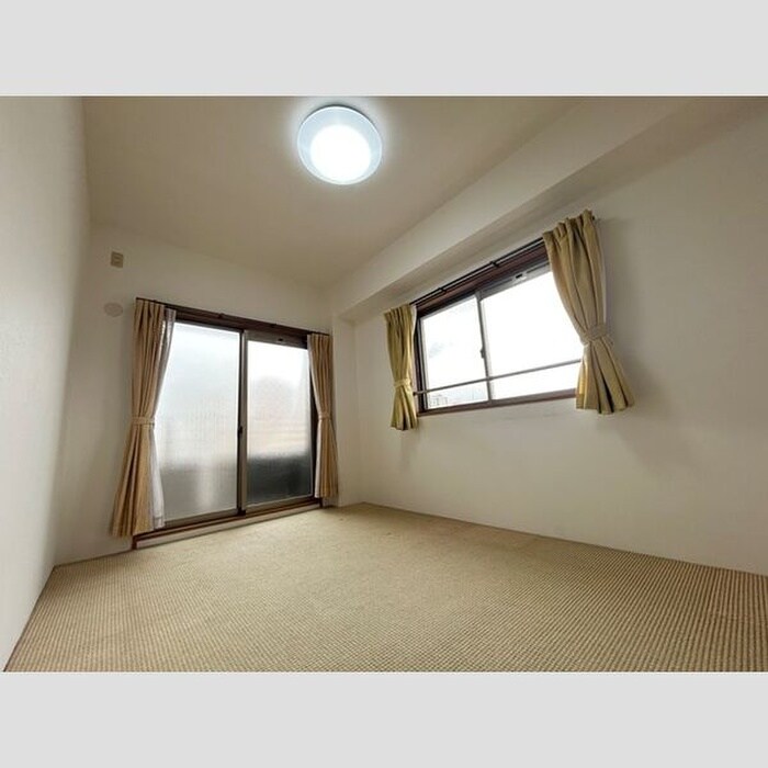 物件内観写真3　(居室)