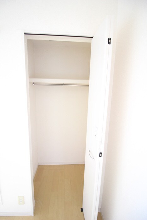 物件内観写真12　(収納)