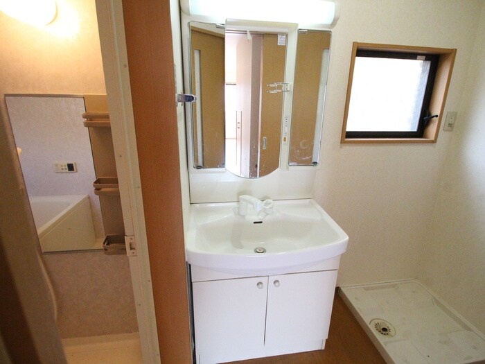 物件内観写真11　(洗面)