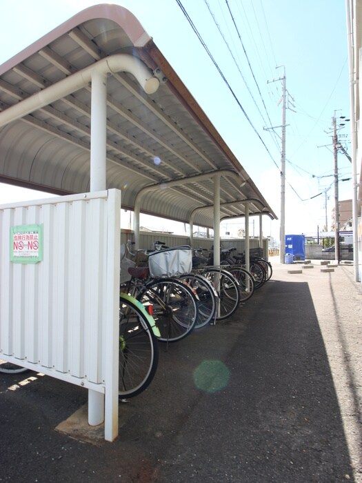 物件外観写真5　(駐車場)