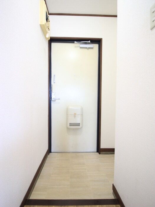 物件内観写真18　(玄関)