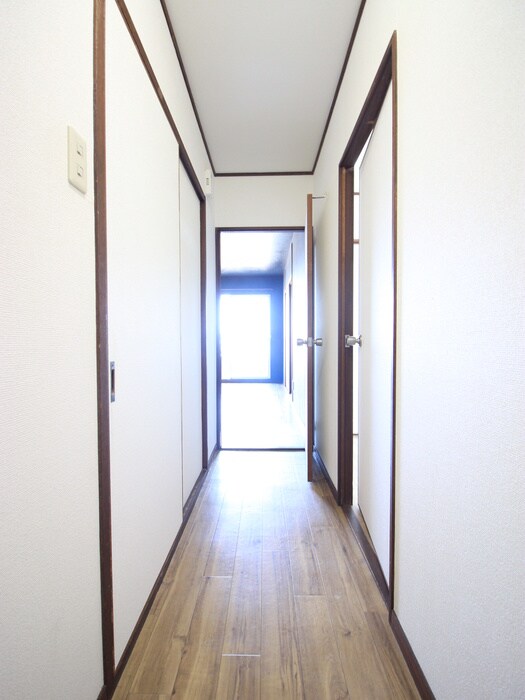 物件内観写真19　(廊下)