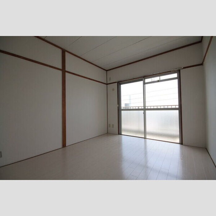 物件内観写真6　(居室)