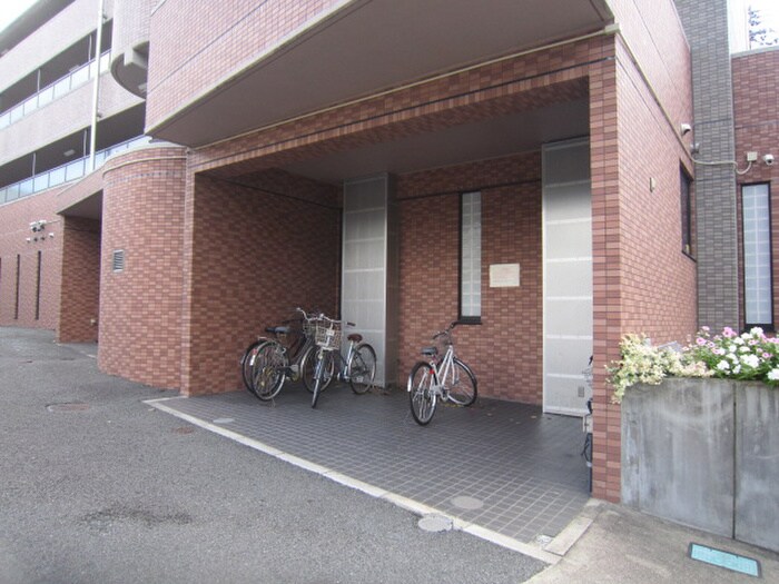 物件外観写真5　(駐輪場)