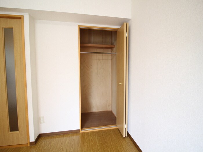 物件内観写真12　(収納)