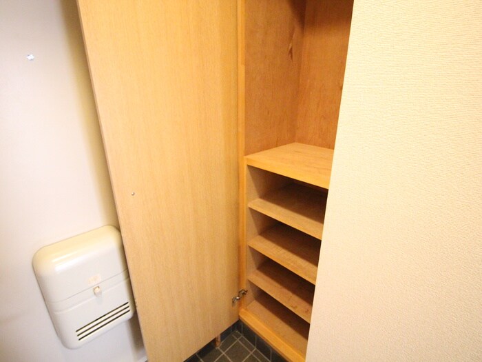 物件内観写真13　(靴箱)