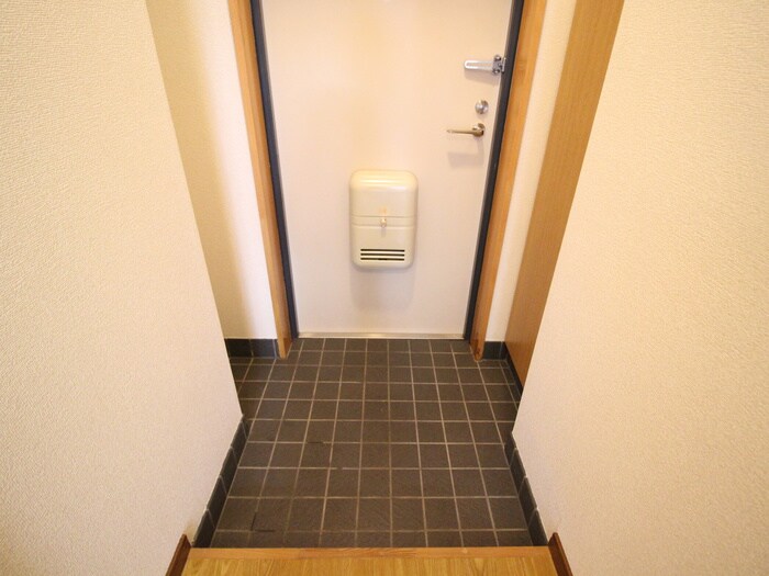 物件内観写真14　(玄関)